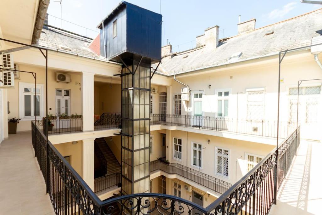 בודפשט Harmonic Apartment In Bem Square מראה חיצוני תמונה
